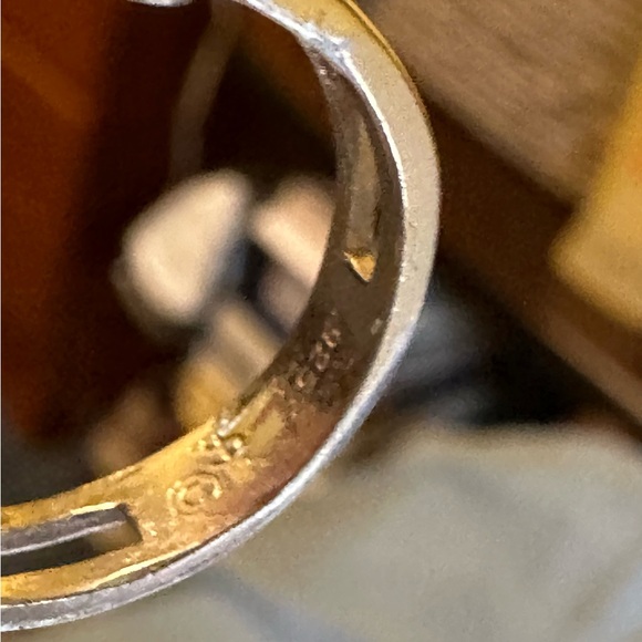 Avon Sterling Silver Ring with Red Stone - Picture 7 of 7